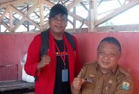Kalak BPBD bersama Rudianto salah satu mahasiswa KKN Stisipol Buol